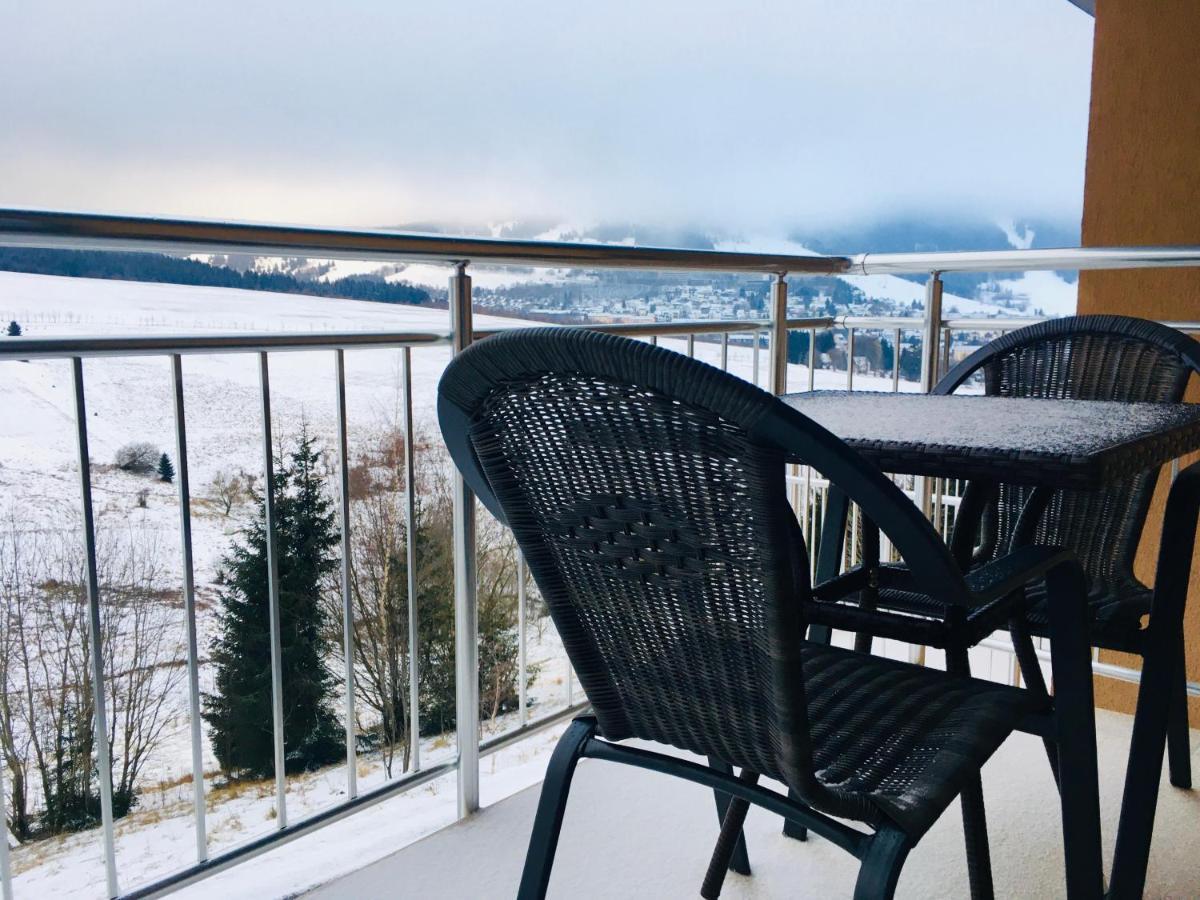 Apartmany Na Vyhledech Loučná pod Klínovcem Eksteriør bilde