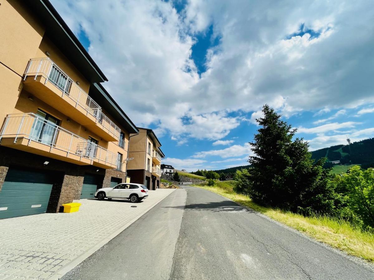 Apartmany Na Vyhledech Loučná pod Klínovcem Eksteriør bilde